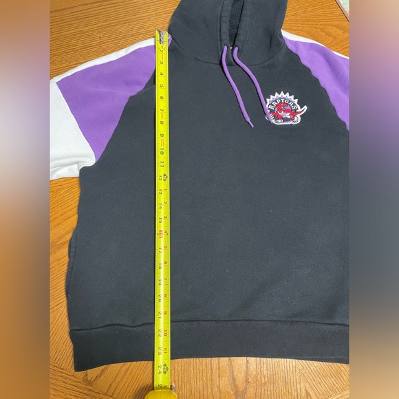 Toronto Raptors purple/white/black hoodie - original logo.  Size Medium VGUC - Picture 7 of 7